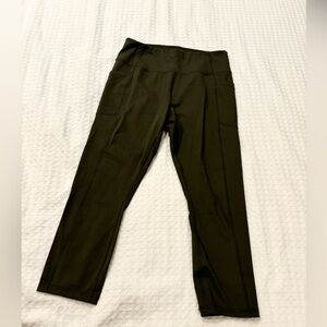 Women’s Avia green athletic leggings (mid calf length)